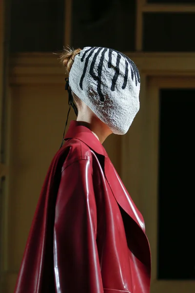 Look 3